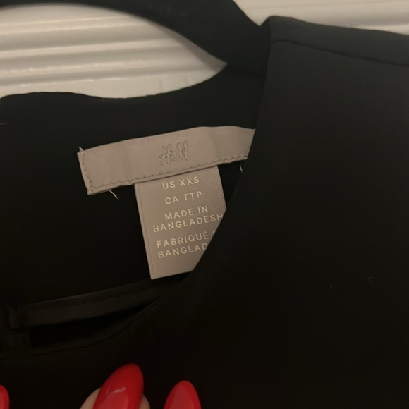 Black Belt Dress - Picture 4 of 5